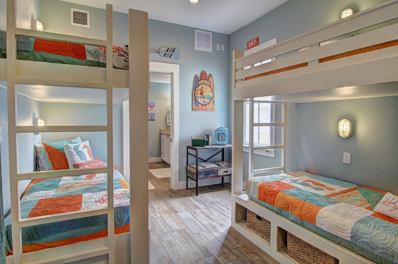 Cinnamon Shore- Watercolor Bungalow Tc 2101