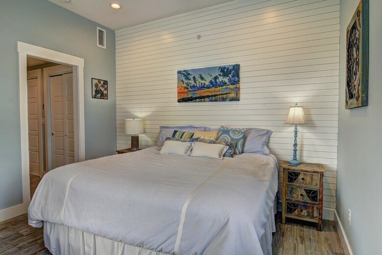 Cinnamon Shore- Watercolor Bungalow Tc 2101