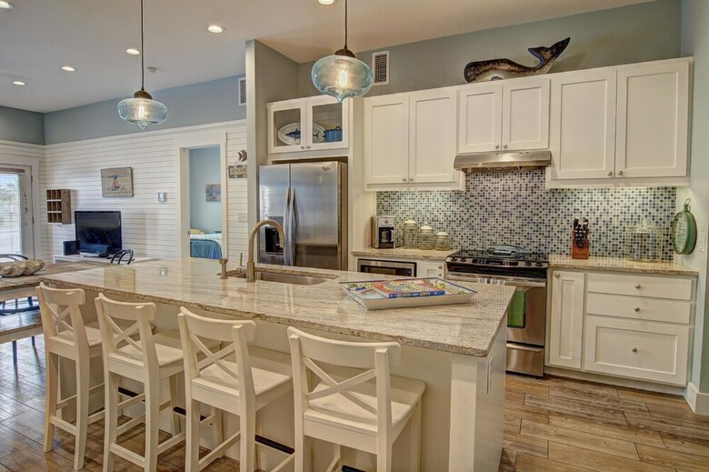 Cinnamon Shore- Watercolor Bungalow Tc 2101