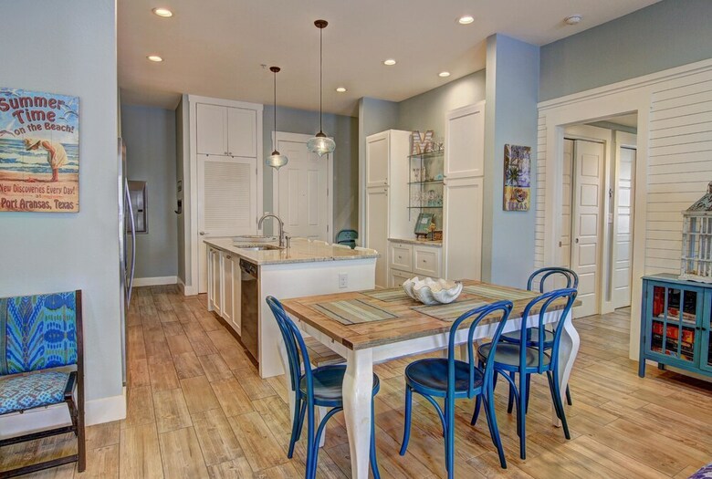 Cinnamon Shore- Watercolor Bungalow Tc 2101