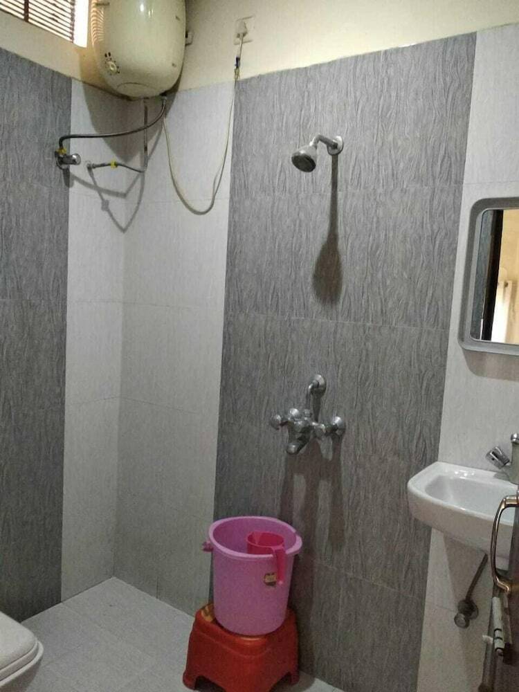 Dwivedi Hotels Hotel Elena