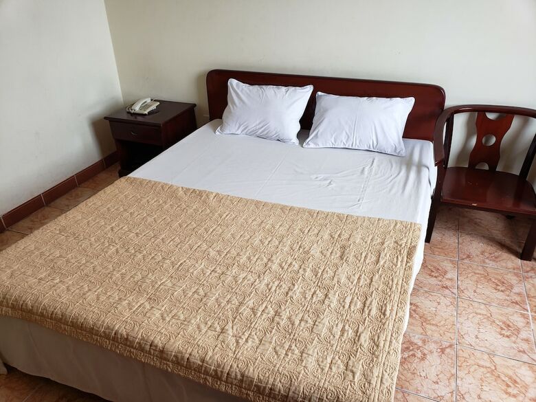 Cat Ba Plaza Hotel