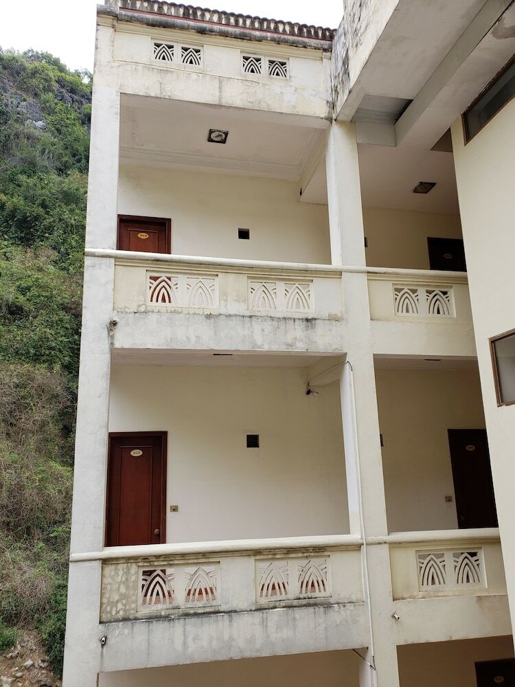 Cat Ba Plaza Hotel