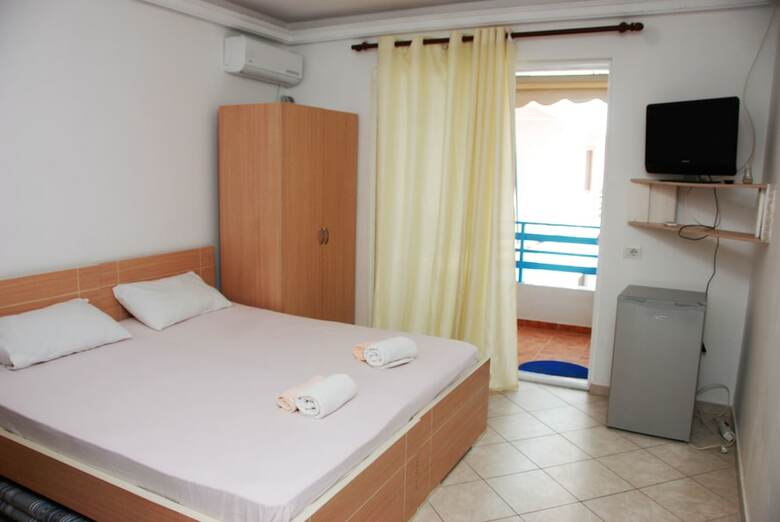 Lidis Apartments