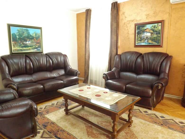 Three Bedroom Apartment With Garden