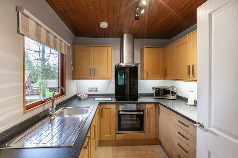 Hazel Lodge 26 With Hot Tub, Newton Stewart