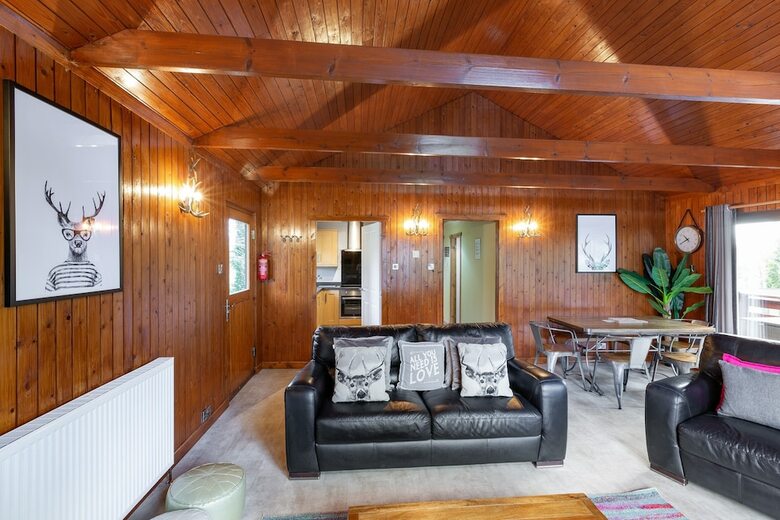 Hazel Lodge 26 With Hot Tub, Newton Stewart