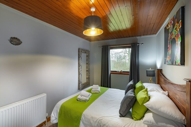 Hazel Lodge 26 With Hot Tub, Newton Stewart