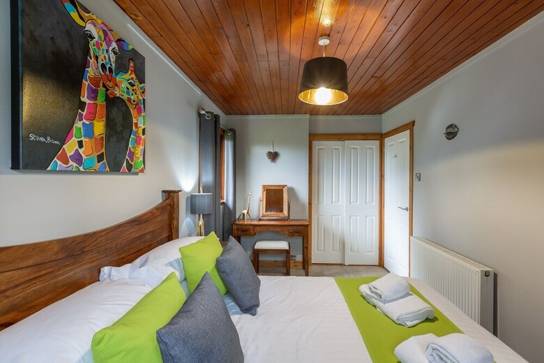 Hazel Lodge 26 With Hot Tub, Newton Stewart
