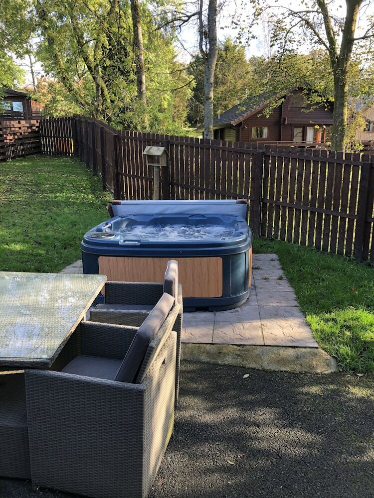 Hazel Lodge 26 With Hot Tub, Newton Stewart