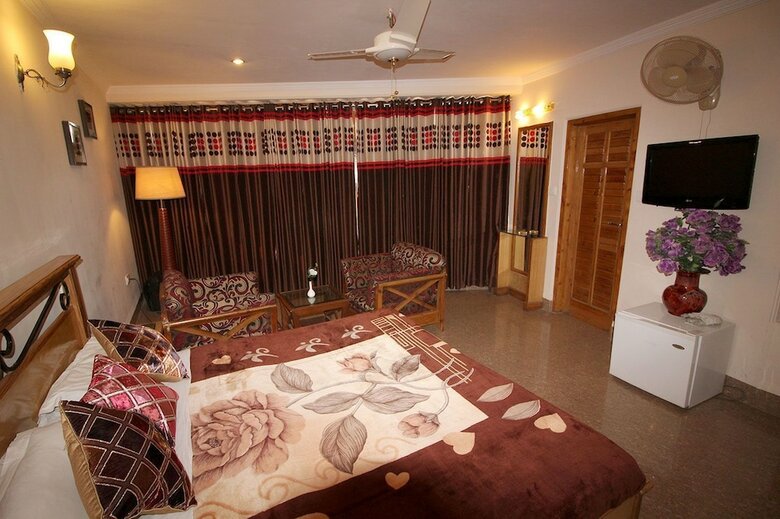 Hotel Asian Plaza Mcleodganj
