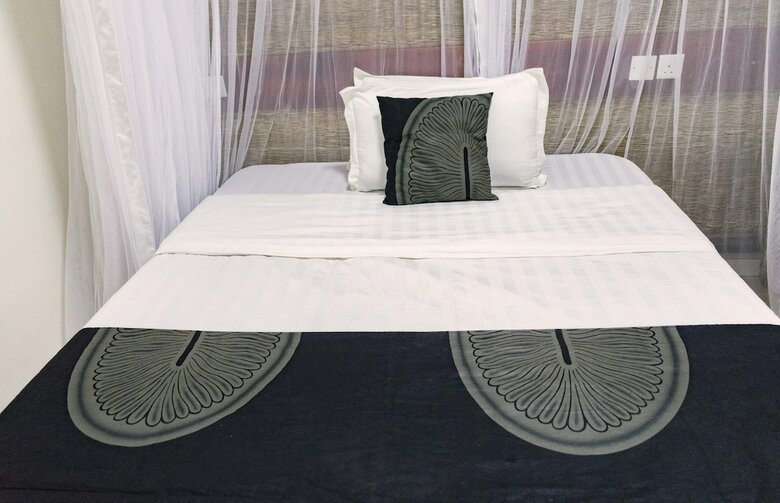 Tooro Fairway Hotel