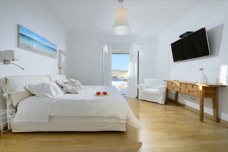 Luxurious 7 Bedroom Villa In Fokos Beach