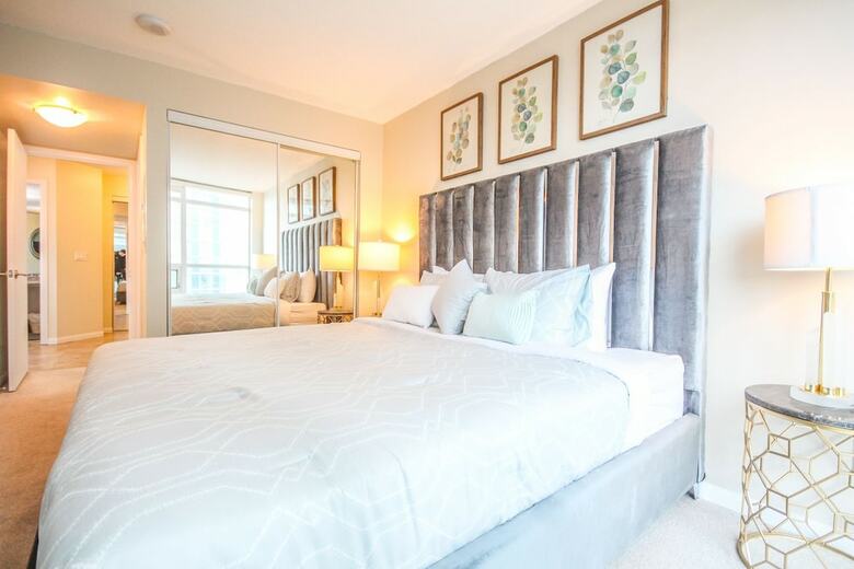 Sarkar Suites - Fort York Blvd