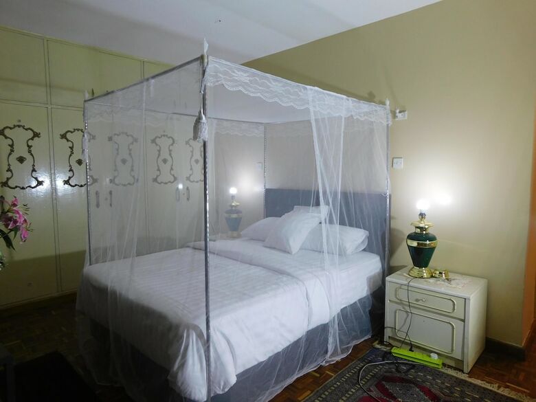Bed & Breakfast Regal Suites - Kenya