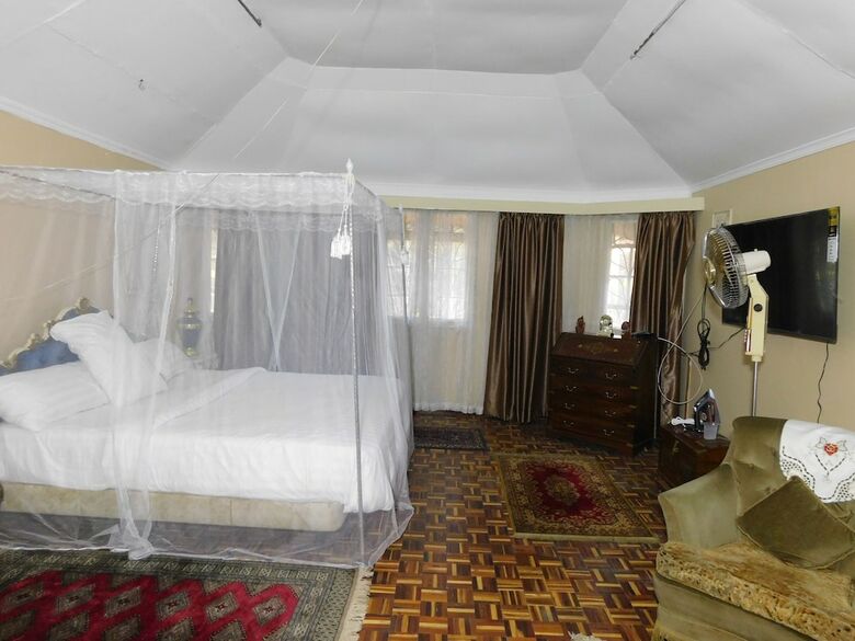 Bed & Breakfast Regal Suites - Kenya