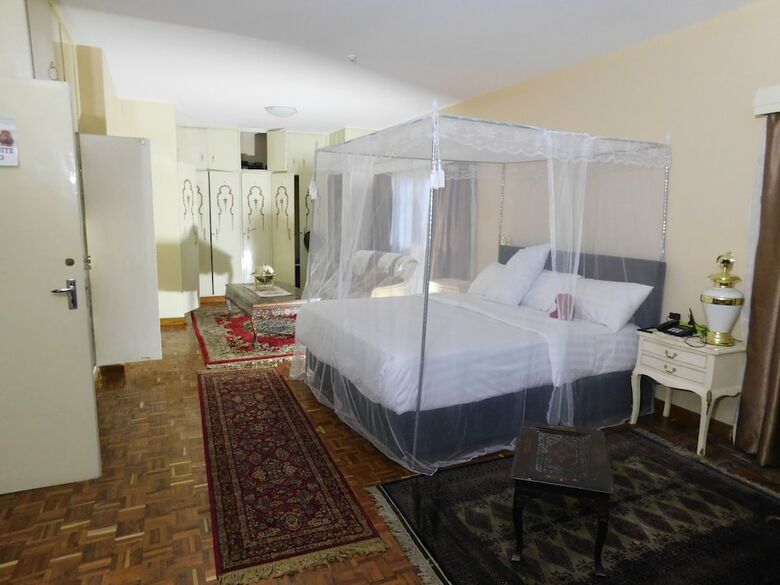 Bed & Breakfast Regal Suites - Kenya