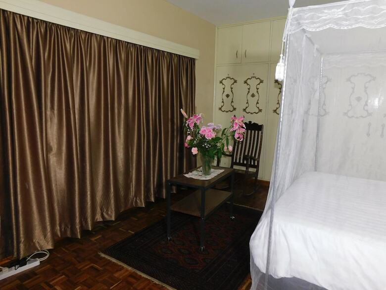 Bed & Breakfast Regal Suites - Kenya