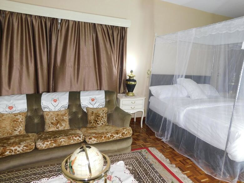 Bed & Breakfast Regal Suites - Kenya