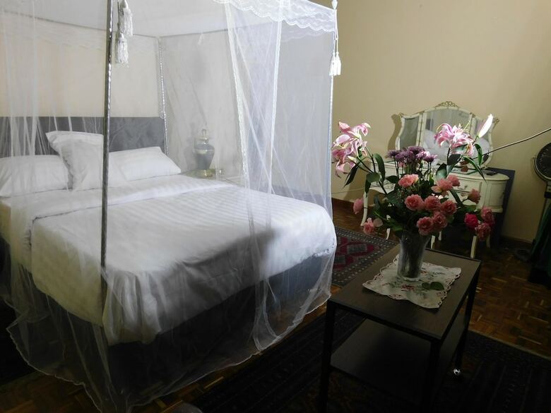 Bed & Breakfast Regal Suites - Kenya