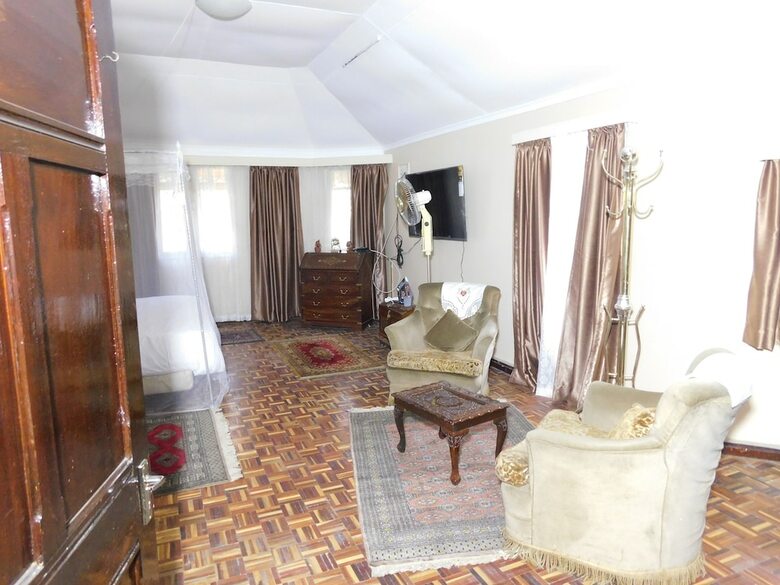 Bed & Breakfast Regal Suites - Kenya