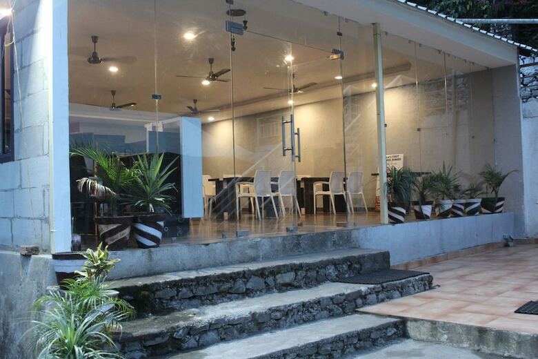 Hotel Nature's Valley Resort