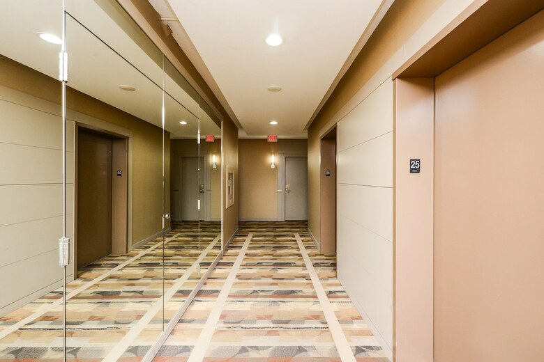 Sarkar Suites - 330 Burnhamthorpe Road