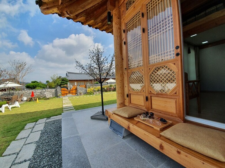 Navillera Hanok Pension