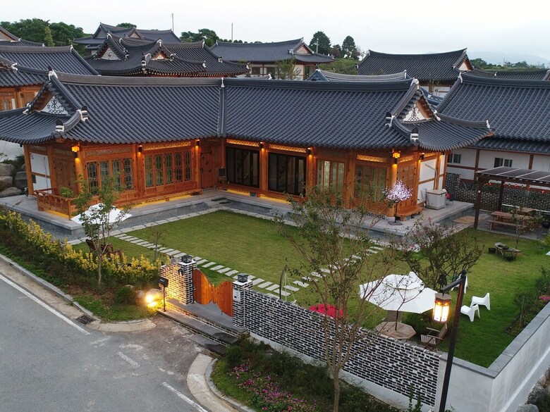 Navillera Hanok Pension
