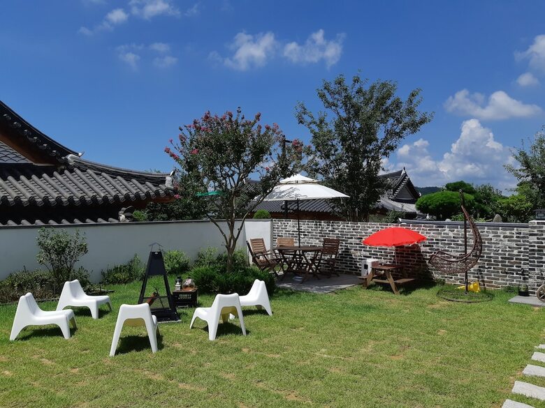Navillera Hanok Pension