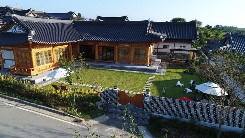 Navillera Hanok Pension