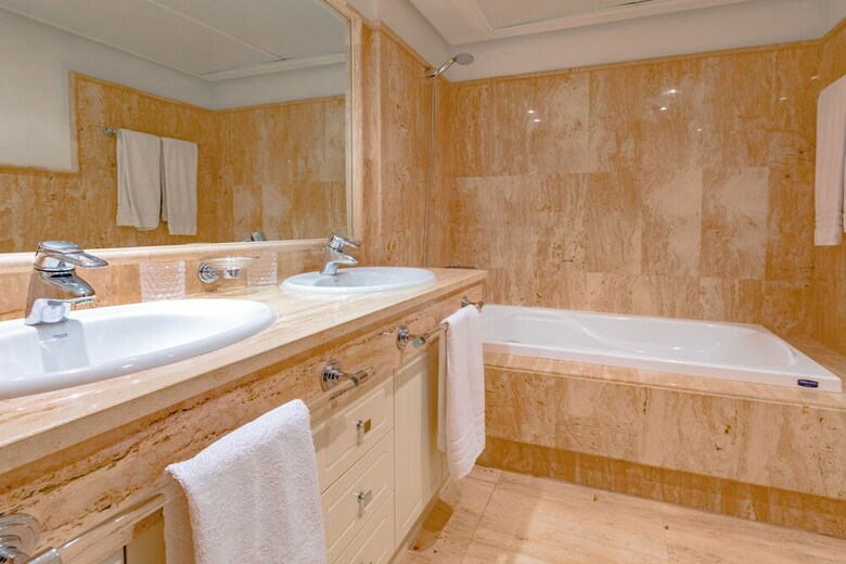 Oleholidays Apart Los Monteros-palm Beach 6a0 A 50m Playa