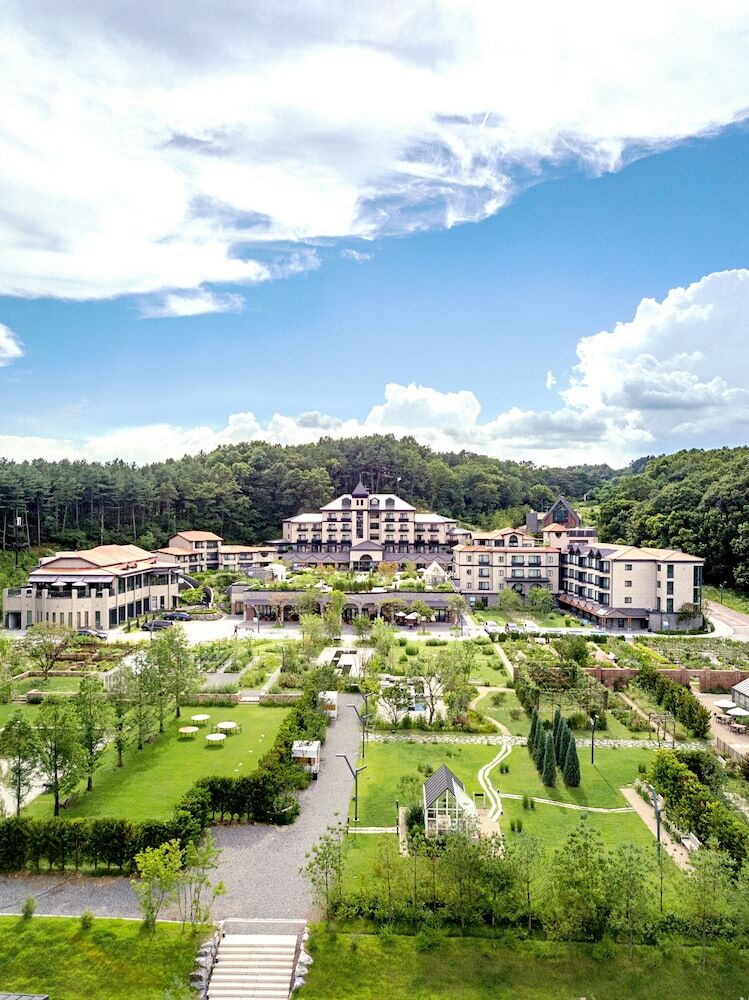 Eden Paradise Hotel
