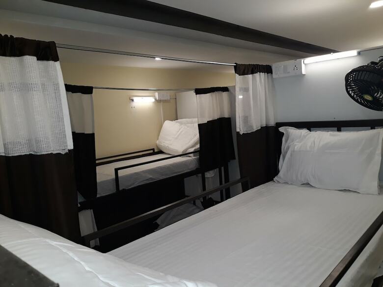 Hostal Deck 3 Airport Dormitory