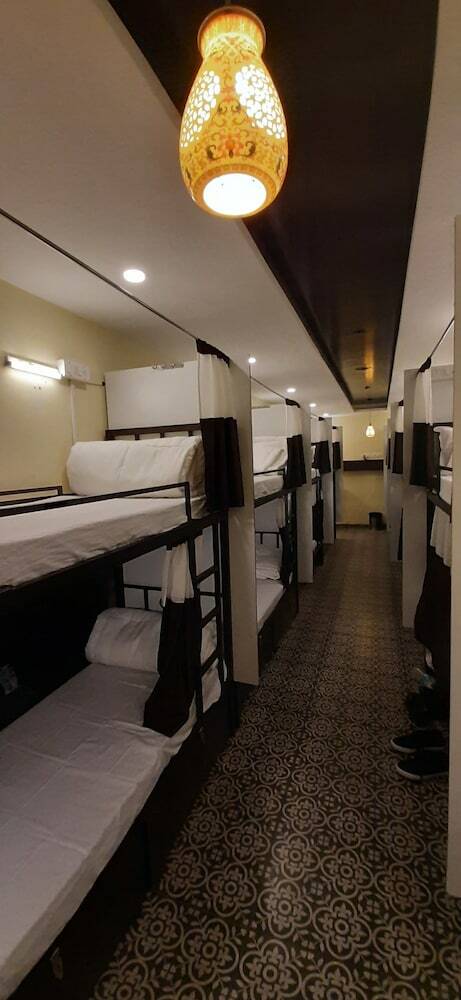 Hostal Deck 3 Airport Dormitory