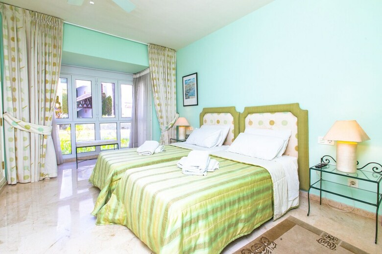 Oleholidays Apart. Los Monteros-palm Beach 8b0 A 50 M Playa