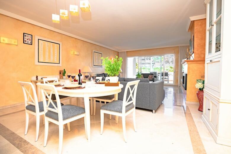 Oleholidays Apart. Los Monteros-palm Beach 8b0 A 50 M Playa