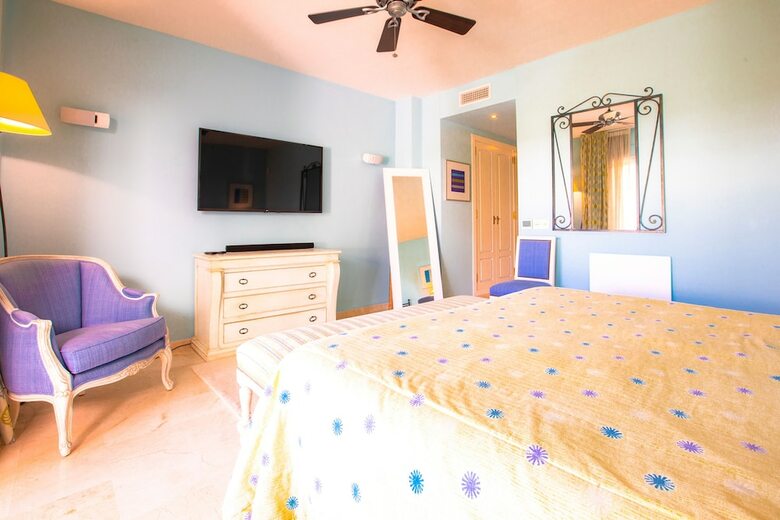 Oleholidays Apart. Los Monteros-palm Beach 8b0 A 50 M Playa