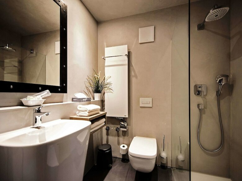 Hotel Alexxanders Restaurant & Bordinghouse