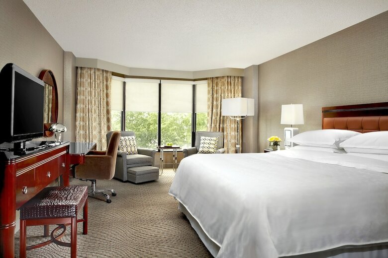 Cambridge Red Deer Hotel & Conference