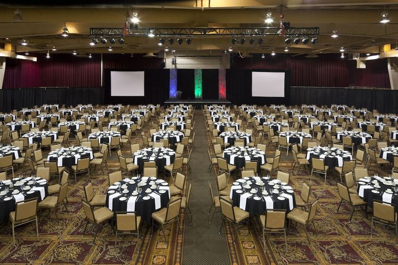 Cambridge Red Deer Hotel & Conference