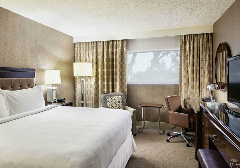 Cambridge Red Deer Hotel & Conference