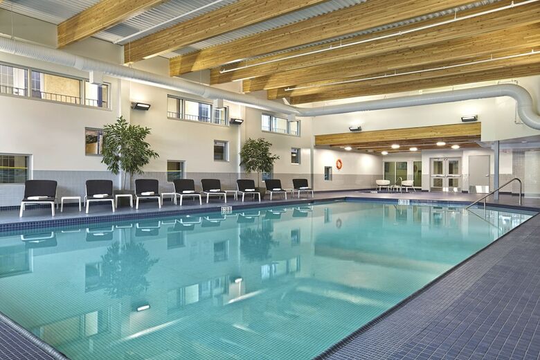 Cambridge Red Deer Hotel & Conference