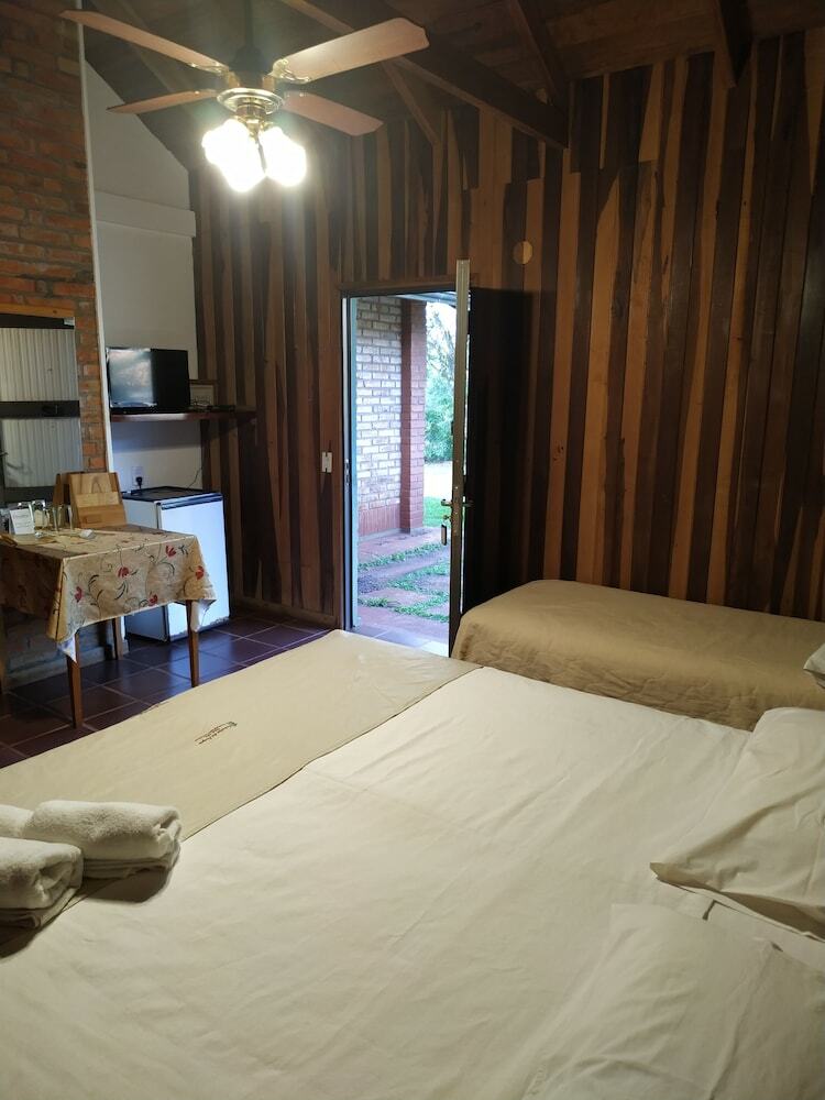 Hotel Cabanas Del Parque