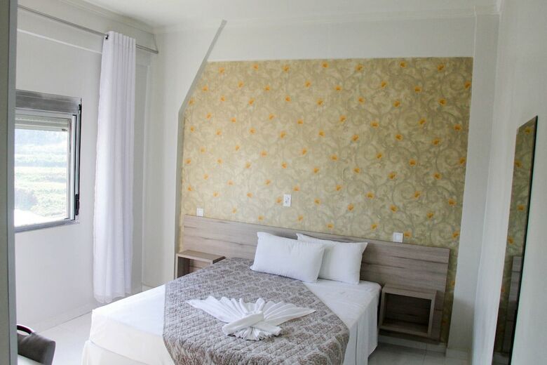 Aj Hotel