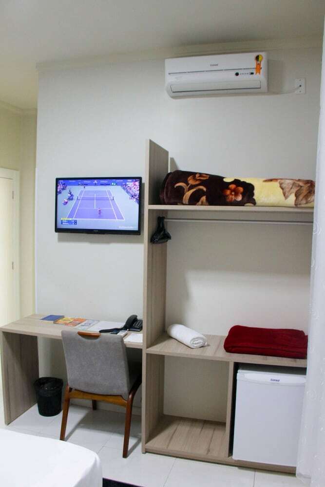 Aj Hotel