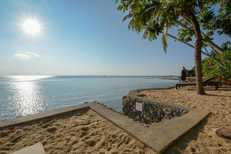 Stylish & Authentic Thai House Right On The Beach!