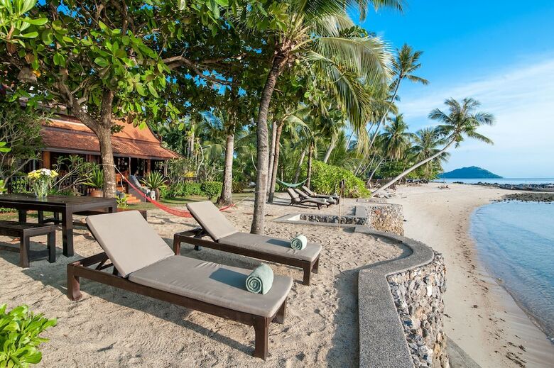 Stylish & Authentic Thai House Right On The Beach!