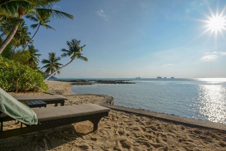 Stylish & Authentic Thai House Right On The Beach!