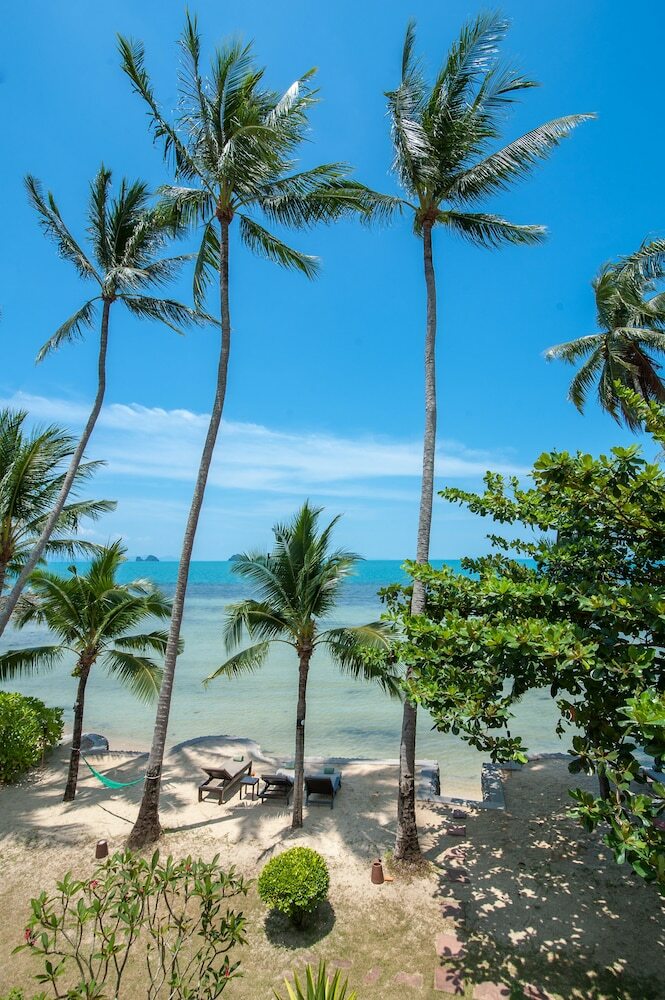 Stylish & Authentic Thai House Right On The Beach!